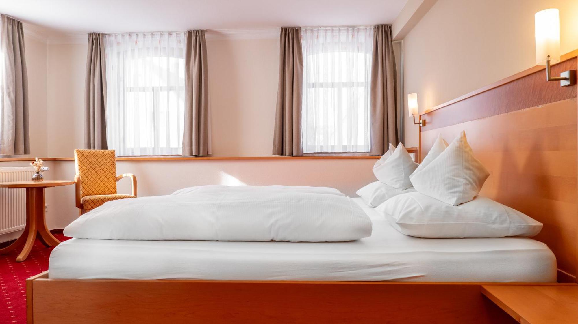 Hotel & Restaurant Post Laichingen Екстериор снимка