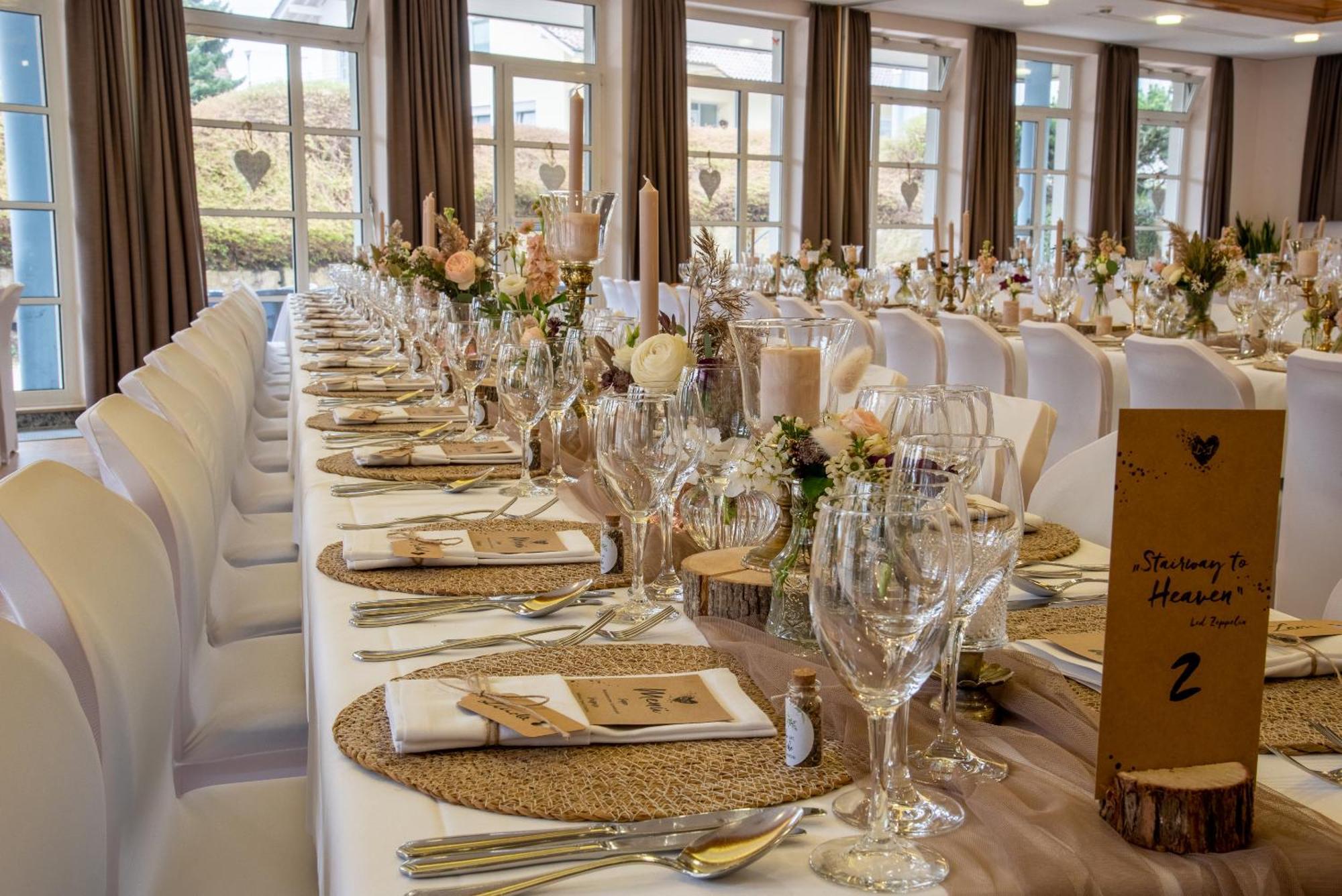 Hotel & Restaurant Post Laichingen Екстериор снимка
