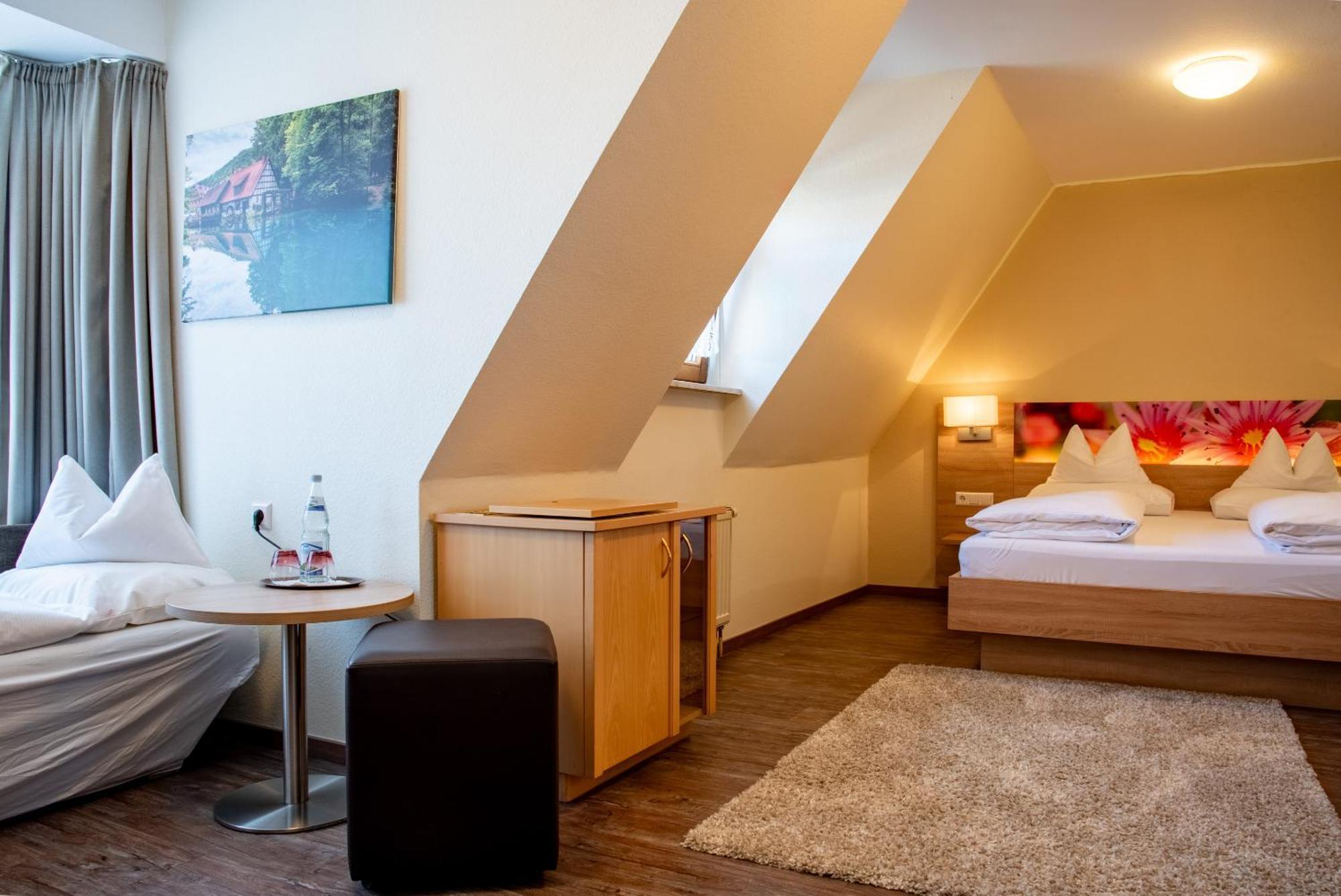 Hotel & Restaurant Post Laichingen Екстериор снимка